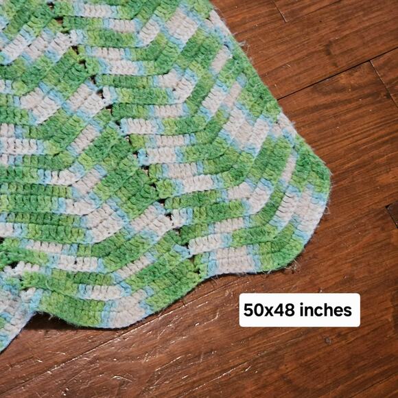 Vintage Handmade Crochet Afghan Blanket Throw Retro Chevron Granny Boho 50x48 - Picture 4 of 6